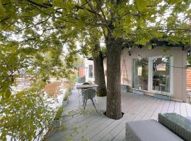 Charlies Chalet，位于赫尔的酒店