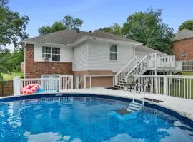 Pool, Hot Tub, Game Room & Sleeps 18! By StayLage