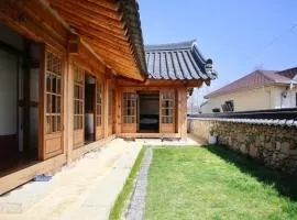 Hanok Moonstay