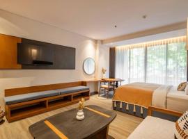 1 BR Luxe Apartment Direct Pool Access in Nusa Dua，位于努沙杜瓦的酒店