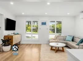 Hampton's Style Holiday Retreat - close to the beach!