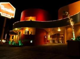 Autohotel VERSALLES，位于伊达尔戈德尔帕拉尔的酒店