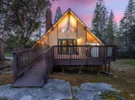 New Bass Lake Chalet- A frame with hot tubfirepit