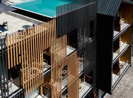 Solridge Aparthotel，位于第比利斯的带泳池的酒店