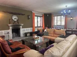 Casa para fiestas 16 personas, barbacoa y terraza