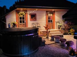 Holiday house/Brīvdienu māja in Kegums，位于Ķegums的酒店