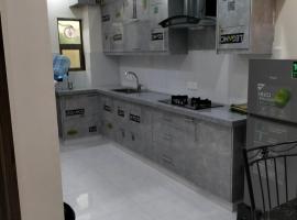 Beautiful villa in Bahria Town karachi，位于Goth Ali的酒店