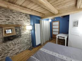 Acò de Ieio - Apartments Chianale，位于蓬泰基亚纳莱的酒店