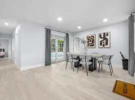 Spacious 3BR Home with Pool, Near Hollywood Beach