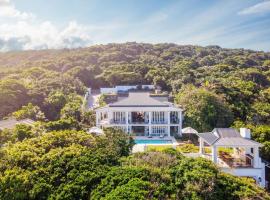 Luxury Home on the Beach between Umdloti & Ballito，位于韦斯特布鲁克的酒店