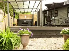 HotTub-Nature-FamilyFriendly-WiFi-Parking