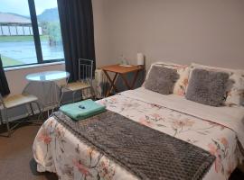 A room in a homestay - Upper Hutt，位于上哈特的酒店