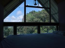 Nest In Mist Munnar Service Villa，位于蒙纳的酒店