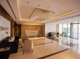 High Floor 31 with Skyline View