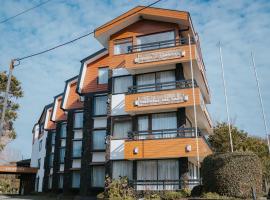 Hotel y caba&ntilde;as Terrazas del Lago，位于巴拉斯港的海滩酒店