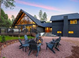 Cozy Modern Chalet in Strawberry，位于Pine的木屋