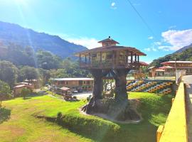 Casa En El Árbol Génova，位于Génova的酒店