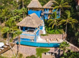 Private Villas in Careyes，位于卡热伊斯的酒店