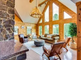 Spacious Wilmington Cabin Walk to Lake