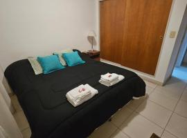 Hermoso departamento totalmente equipado con cochera privada，位于拉里奥哈的低价酒店