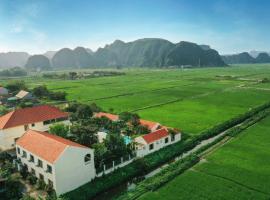 LumiGarden Tam Coc Resort，位于宁平的酒店