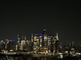 Sunny Apt by the park Mins away from midtown New York，位于泽西市的旅馆