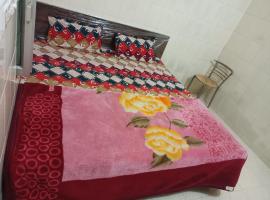 Karni hotel and restaurant，位于Nīthrāna的酒店