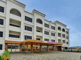 Click Hotel Royal Pearl, Galenda, Dahej，位于Dahej的酒店