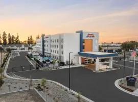 Hampton Inn & Suites Bakersfield Central