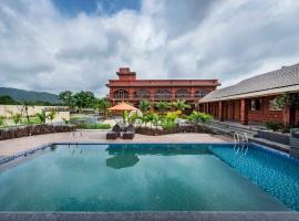 SaffronStays The Mistty Mountain，位于Kolvan的酒店