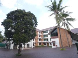 Hotel Devalokam，位于Trittāla的酒店