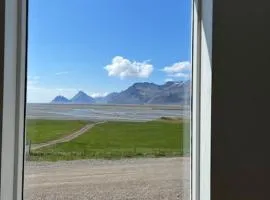 Brekka í Lóni View apartment