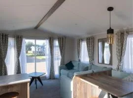 Pinewoods Park Classic no.1 - sleeps 6 – no dogs