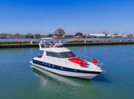 Love Boat Suite Rome，位于Porto的船屋