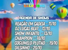 KITNET k1 em TORRES-RS - Na mais bela praia Gaúcha - cozinha - banheiro - ar condicionado - Smart TV 32' Android Apps Youtube - Netflix - Prime Vídeo e Wi-Fi - Estacionamento - Acomoda até 4 pessoas - Anfitriã Superhost no BnB