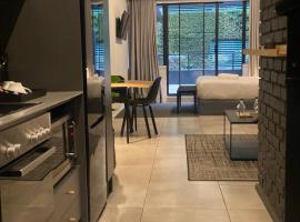 Spacious Studio In Sandton, Johannesburg，位于约翰内斯堡的酒店