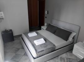 Mia Rooms，位于Cecchina的酒店