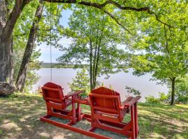 Rural Arkansas Vacation Rental with Lake Access，位于Scranton的酒店