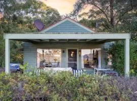 Martha's Villa - Panoramic, Peaceful Location