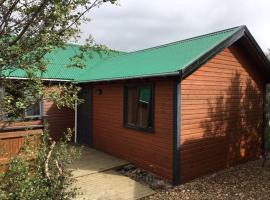 Cosy cottage close to natural pearls，位于Fossatún的酒店