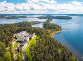 Hotel Kruunupuisto，位于蓬卡哈尤的酒店