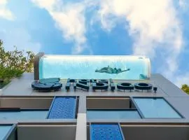 Hotel Indigo Phuket Patong by IHG，位于芭东海滩的度假村