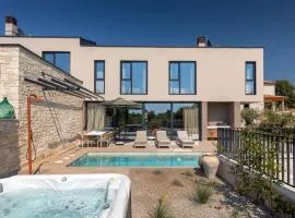 Modern villa Tia II with outdoor pool in Porec