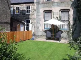 Ground Floor Barmouth Centre Apartment With Garden