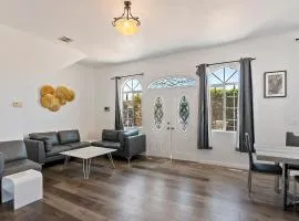 Lovely gated 3bedroom & 2 bath unit near Universal studio and Hollywood