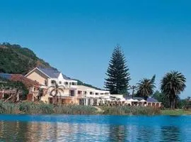 Lake Pleasant Hotel