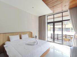 Oemah Tahu Banjarnegara Resto and Resort Mitra RedDoorz，位于Selomerto的酒店