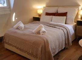 Gemütliches Boho Studio Apartment in der Altstadt Kronbergs，位于陶努斯山区克龙贝格的酒店