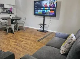 Homey 2br Home Near Downtown & Airport