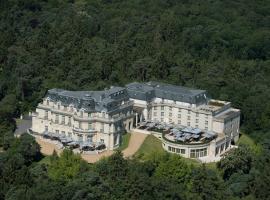 InterContinental Hotels Chantilly Chateau Mont Royal by IHG，位于尚蒂伊的酒店